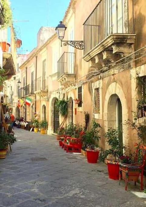 Delizia House Ortigia,Centro Citta, Vicino Al Mare Syracuse Exterior foto